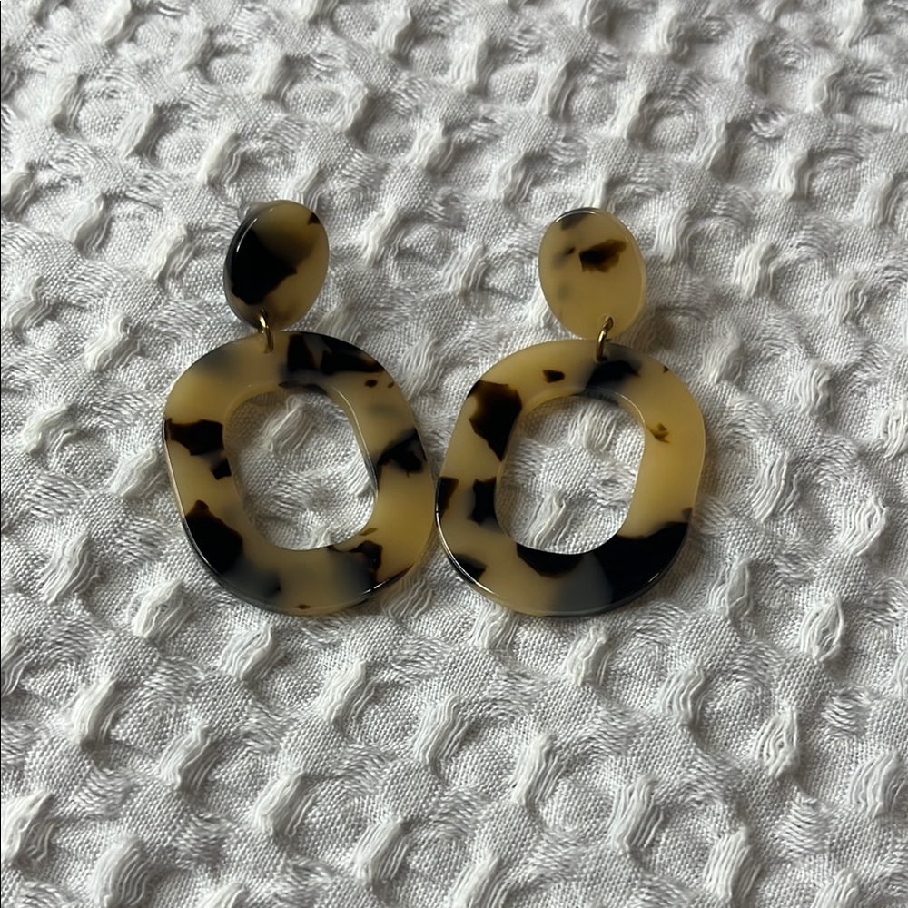 Tortoise Shell Oval Earrings